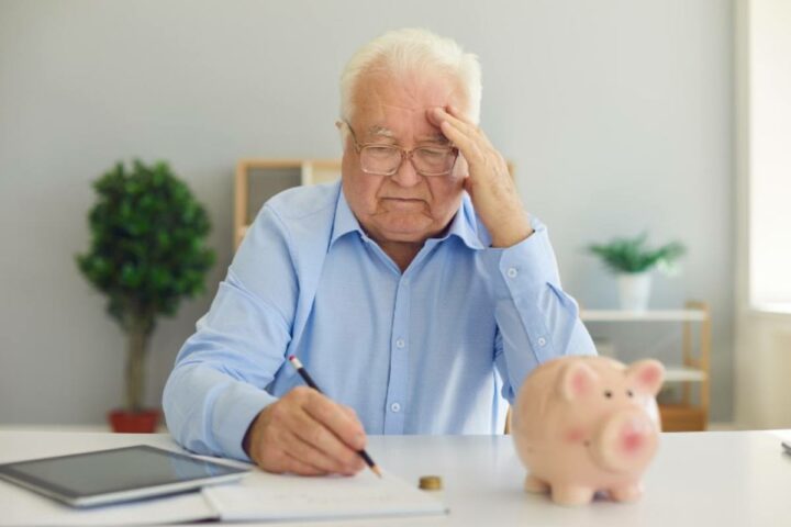Pensionato preoccupato, decurtazioni