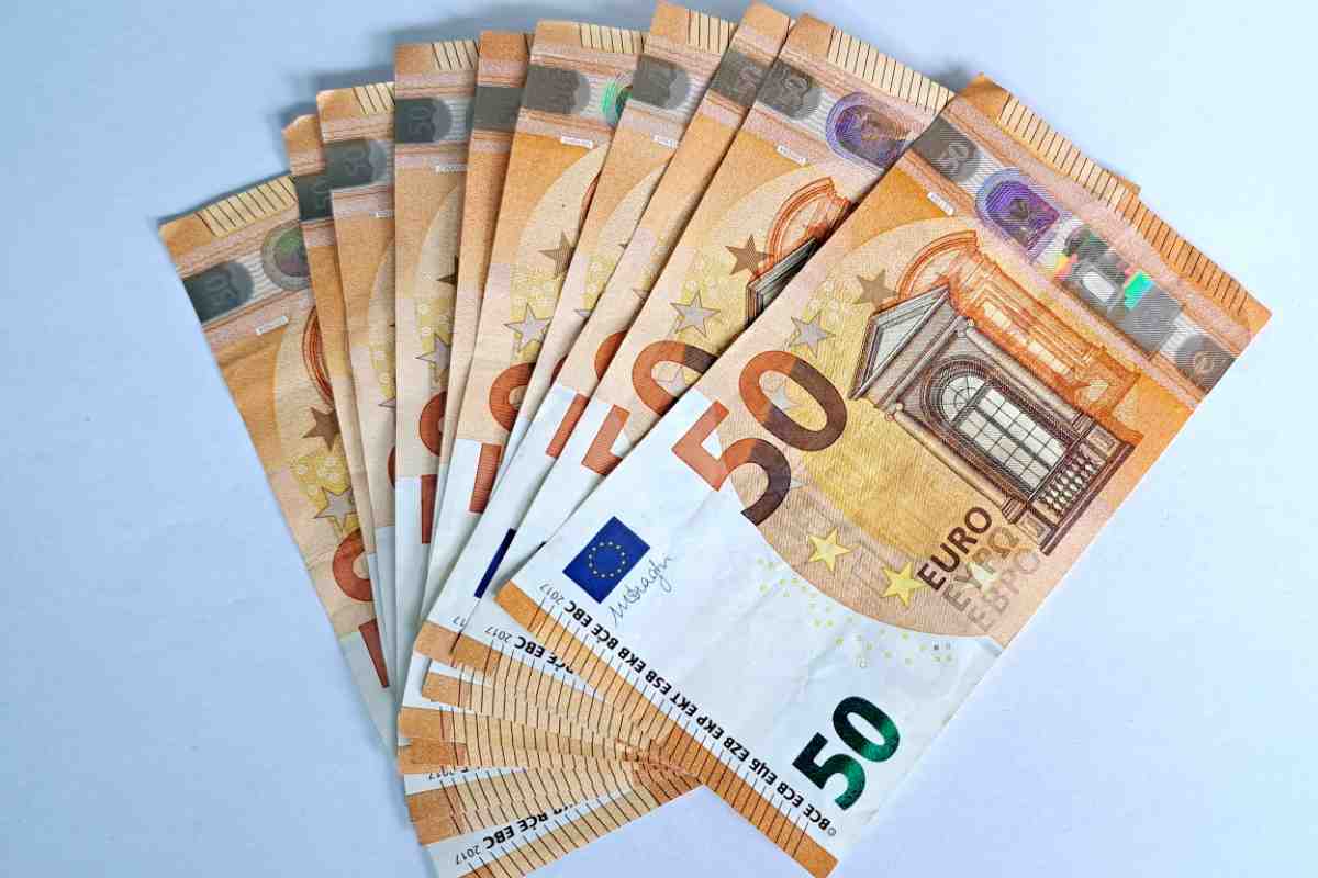 Soldi euro contanti