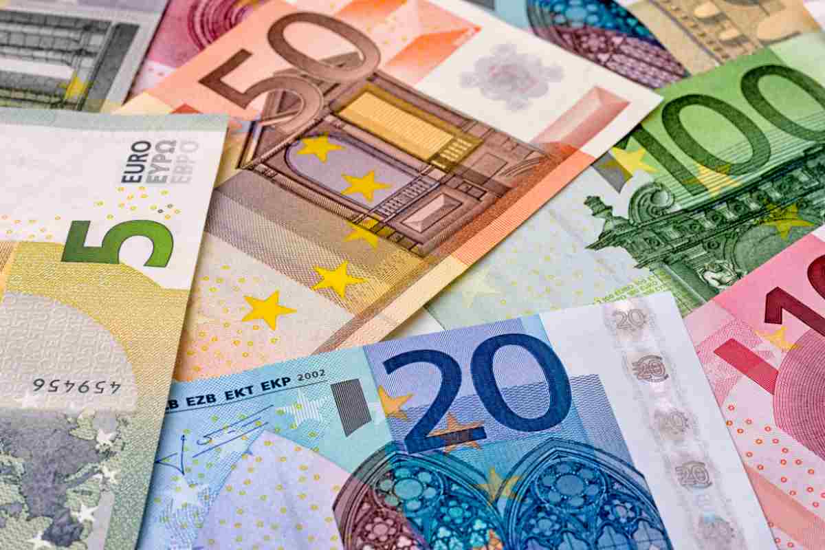 Soldi euro contanti
