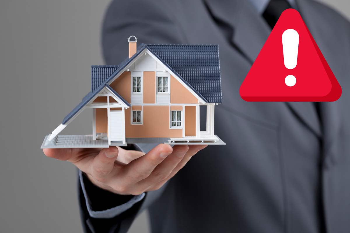 abusi edilizi nascosti da agente immobiliare
