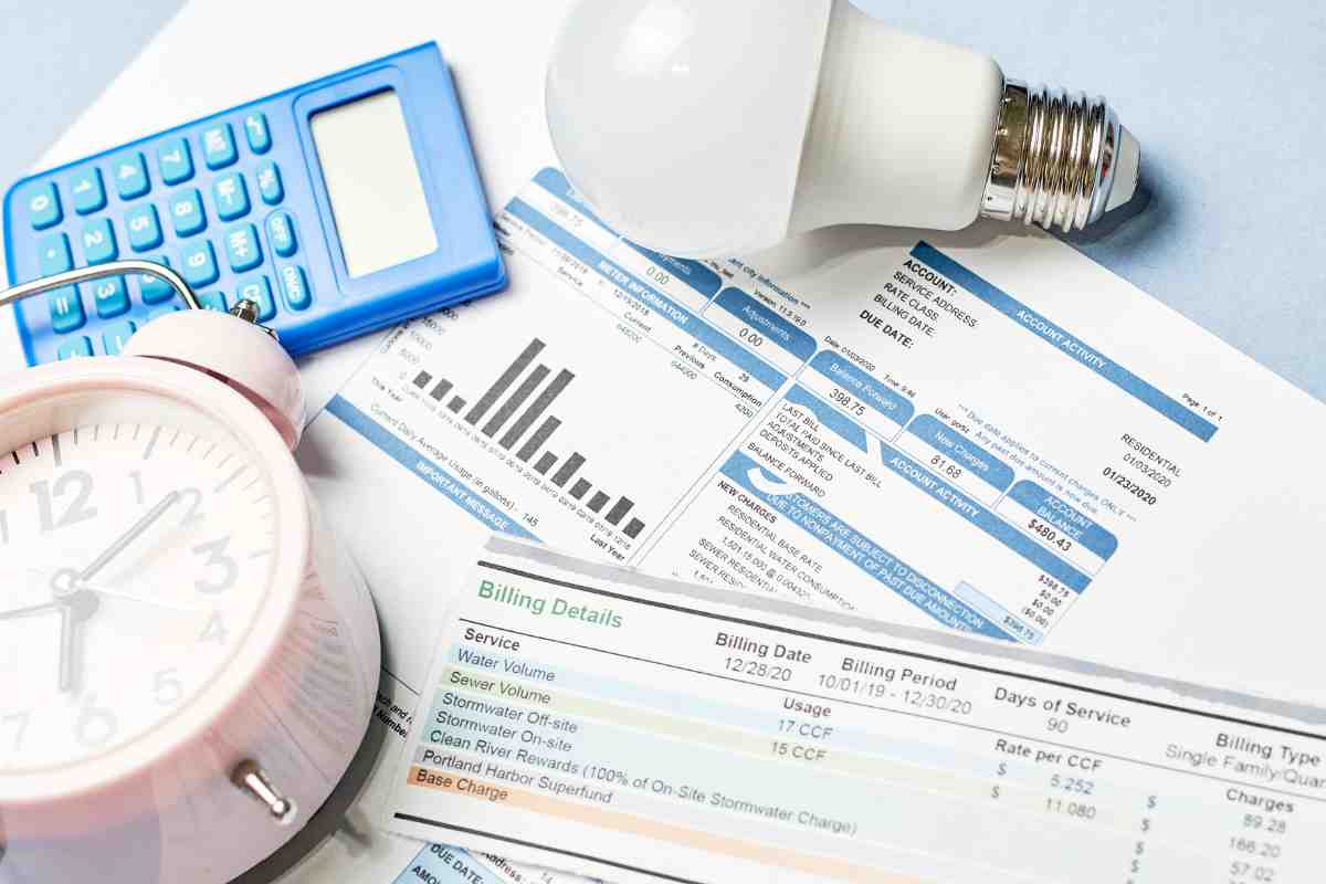 Luce più cara del 74%: gli esperti spiegano come (e perché) cambieranno le bollette