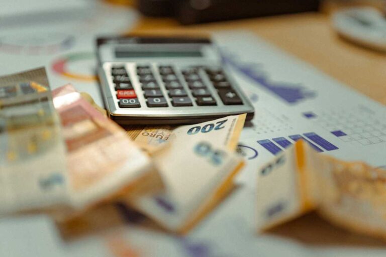 Bonus da 700 euro: l'aiuto economico che farà respirare le famiglie