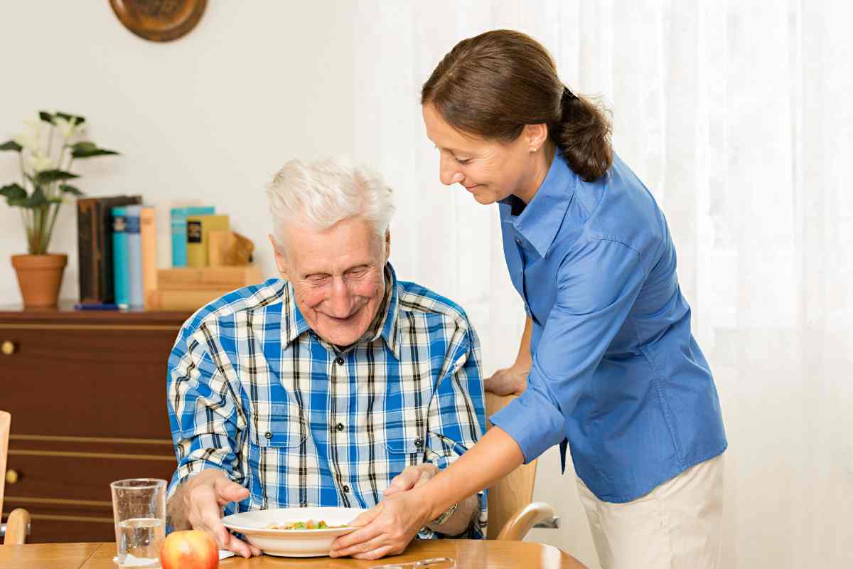 Legge 104, arriva un mese di respiro per chi assiste un familiare