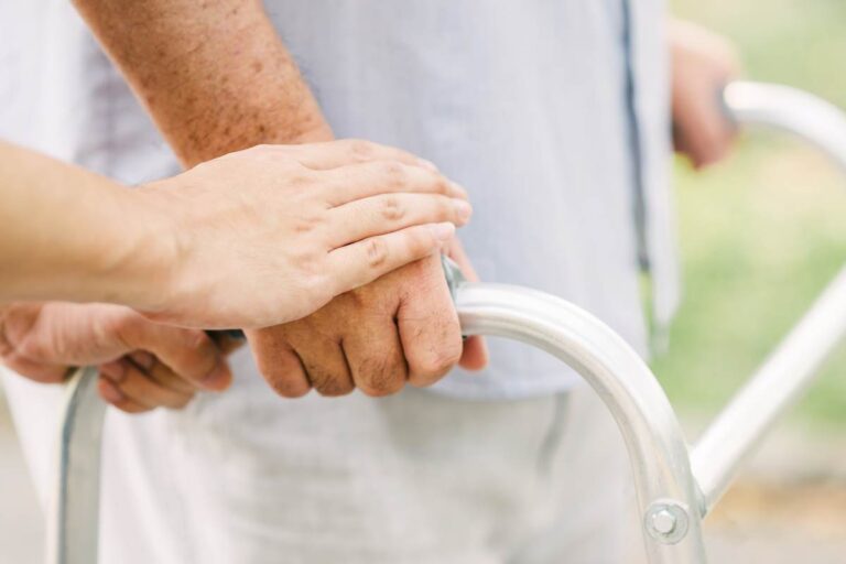 L’INPS boccia la legge 104 e taglia i permessi