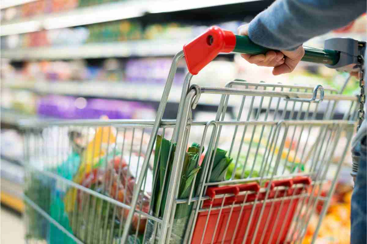 Addio alla spesa con la carta dedicata: queste famiglie sono state escluse