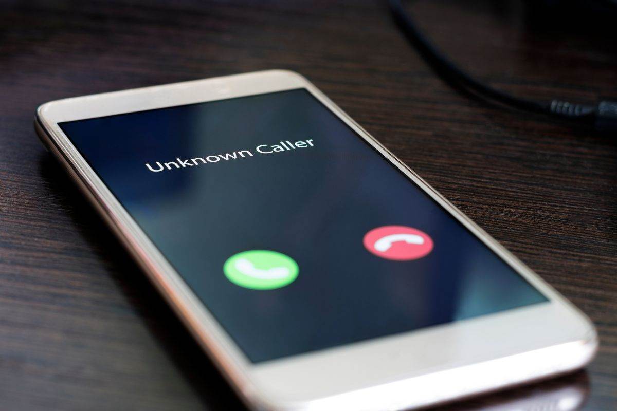 Come difendersi dai truffatori telefonici