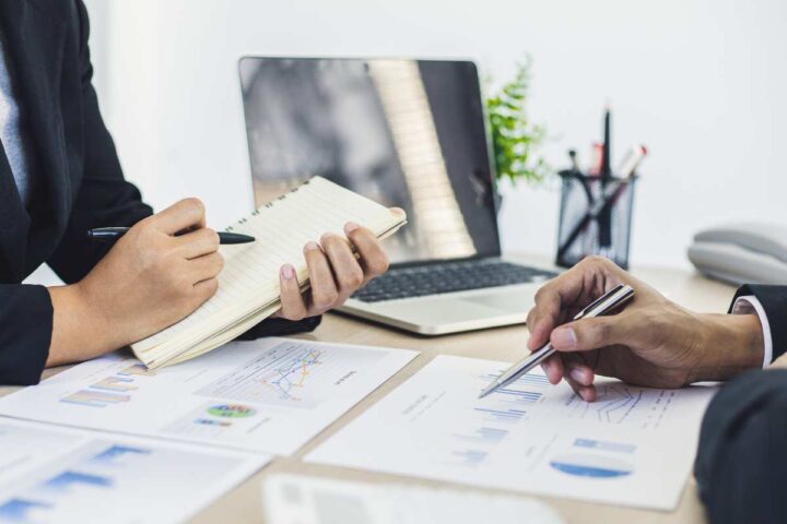 A chi spettano gli aumenti in busta paga?