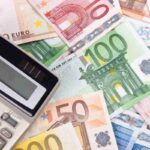 Turismo, stangata in arrivo: fino a 3.000€ di multa se bevi alcolici in questo Paese