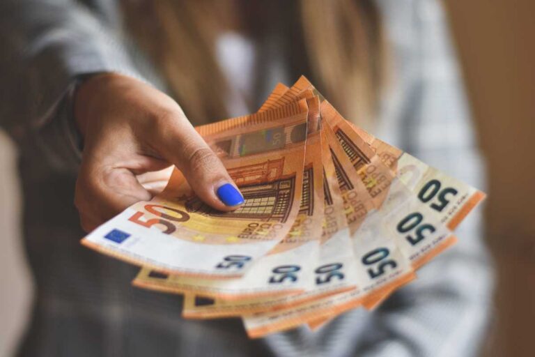 INPS, puoi ottenere fino a 700 euro al mese se hai già superato questa età