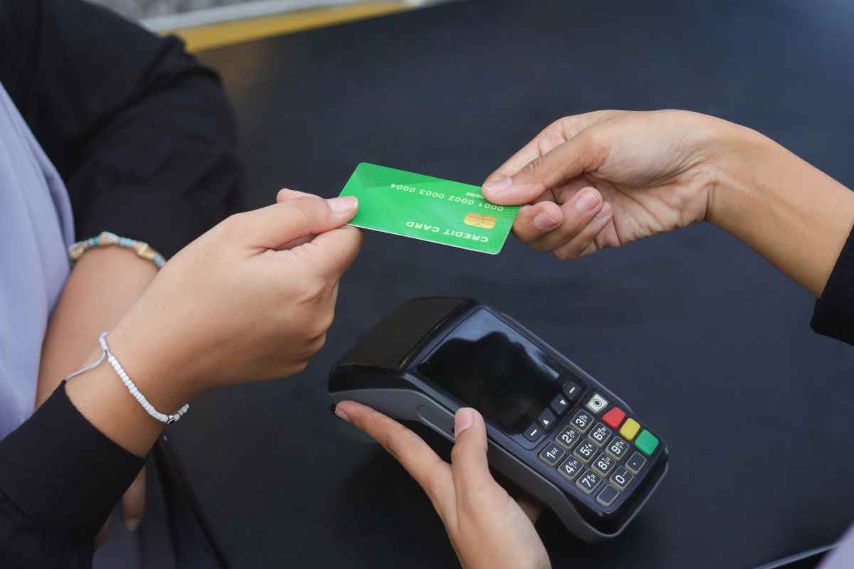 Paghi col POS al negozio? Dal 1° gennaio 2026 cambia tutto