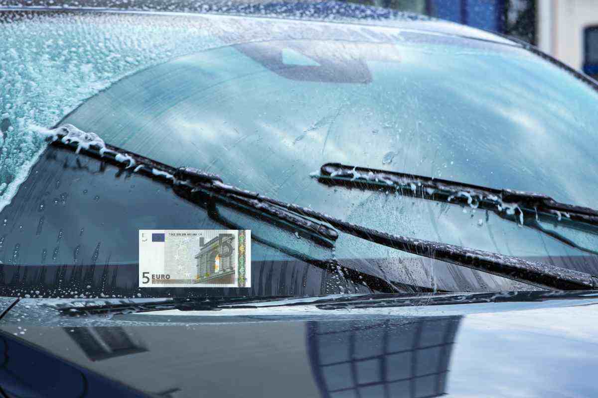 La truffa pericolosissima in cui cadono tutti: se vedi questo sulla tua auto tutti i dettagli